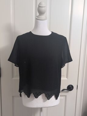 Ronni Nicole Black Short Sleeve Top with Scalloped Lace Hem Medium